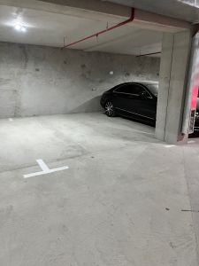 Izdajem garazno mesto nova zgrada