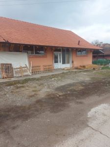 Izdajem magacinsko-poslovni prostor