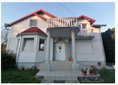 Porodična kuća u Beški, 300m2