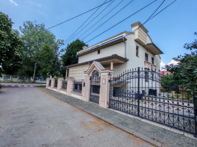 Požarevac kuca Busije 300 m2, 4.89 ara,