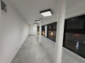IZDAJE SE LOKAL - T. C. BARILI 52M2