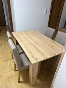 Trpezariski sto sa stolicama