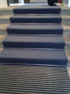 Drzaci za tepih staze, 800 din, Nis