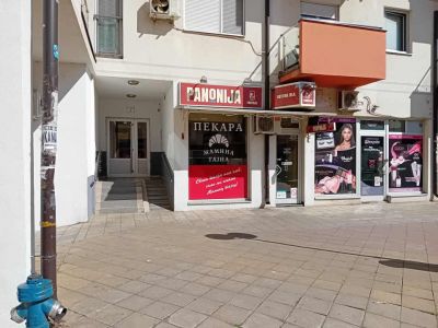 Izdajem opremljen lokal u Inđiji od 100m