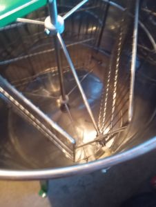 Centrifuga za med
