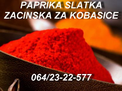Paprika slatka mlevena, extra crvena. 