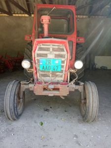 Prodajem traktor