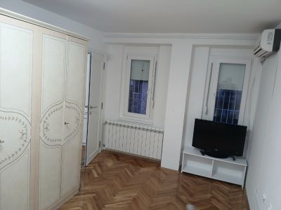 Izdajem renoviran stan DORĆOL