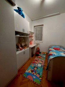 Stan 50 m²-potpuno opremljen- Bosanska