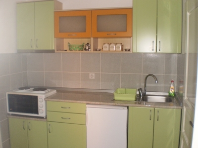 Izdajem cetvorokrevetne apartmane na...