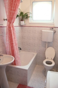 Jednosoban apartman na Vračaru, Crveni...