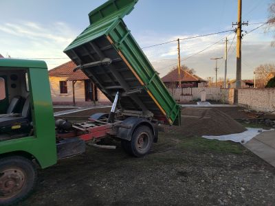 Usluzno prevoz kiperom